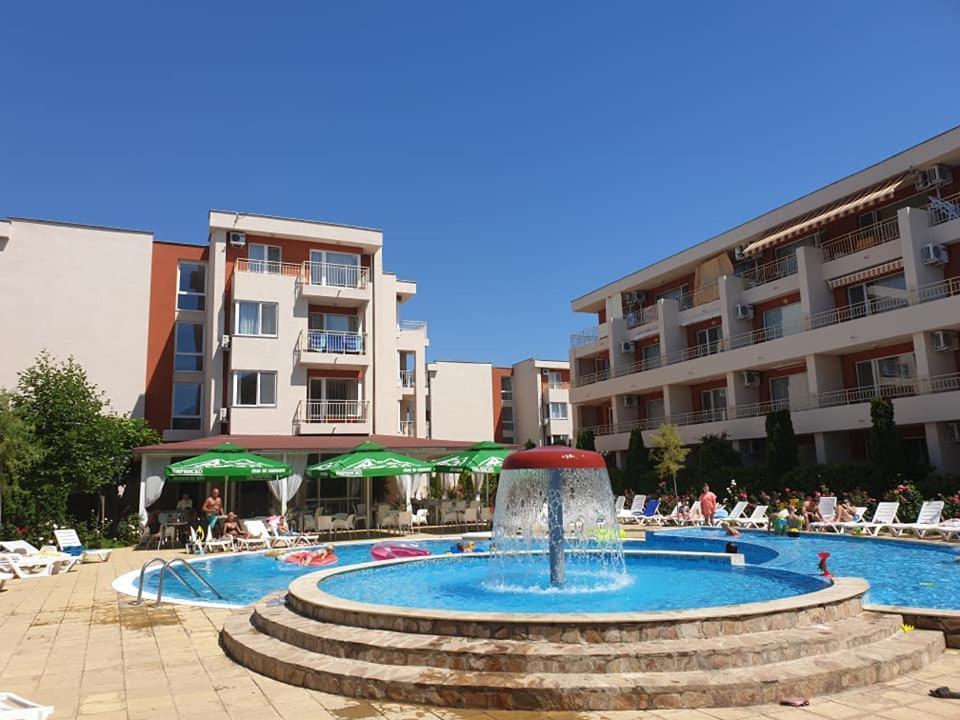 Holiday Fort Golf Club - Premium Apartments Pantai Sunny Luaran gambar