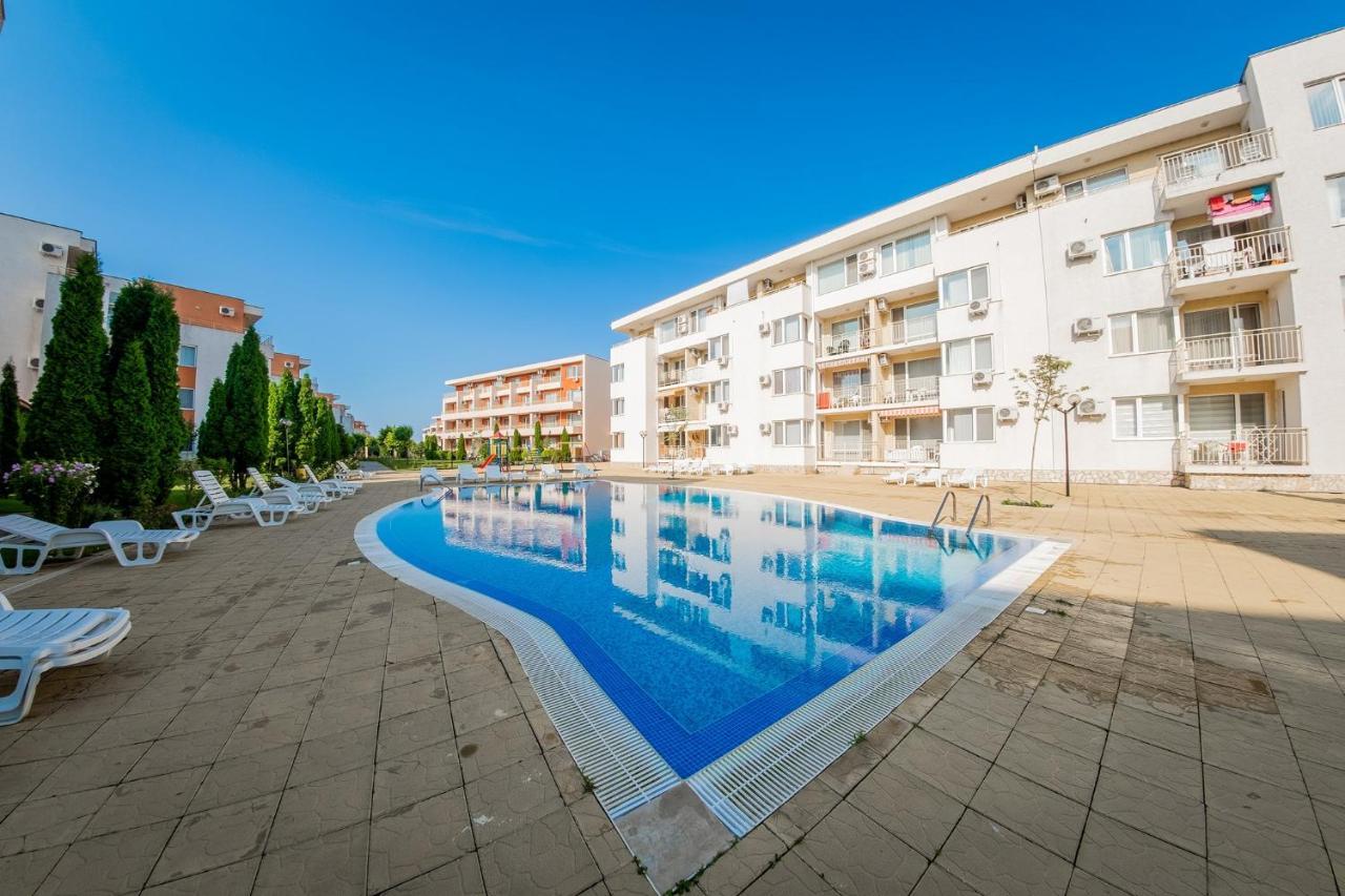 Holiday Fort Golf Club - Premium Apartments Pantai Sunny Luaran gambar