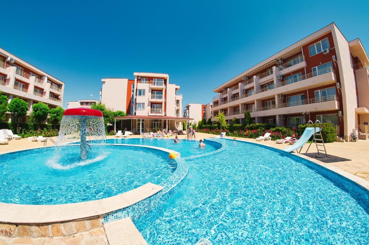Holiday Fort Golf Club - Premium Apartments Pantai Sunny Luaran gambar
