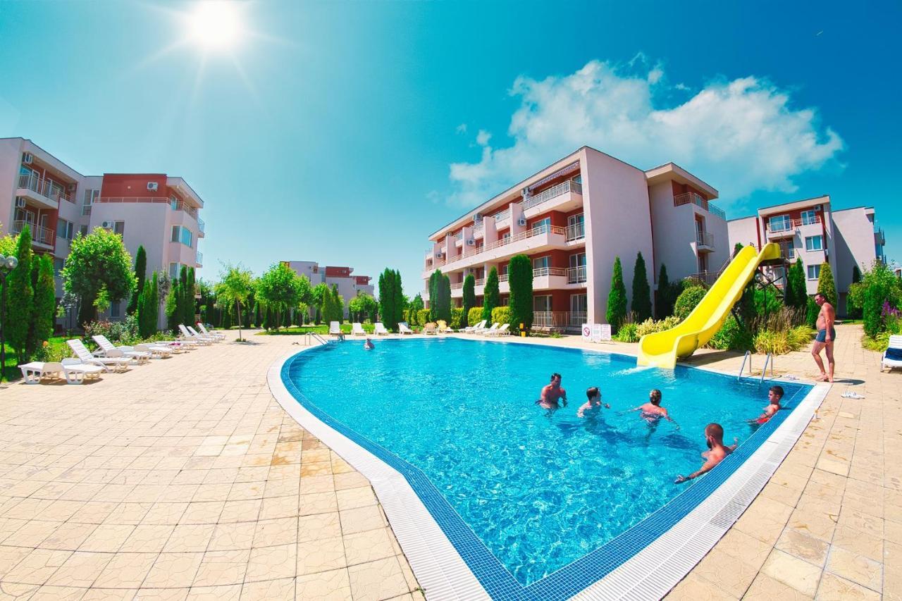 Holiday Fort Golf Club - Premium Apartments Pantai Sunny Luaran gambar
